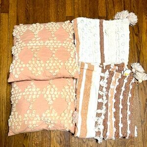 Urban outfitters throw pillow set